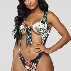 (A55) Fashion Nova Vacation Vixen Swimsuit, Black/Combo, Size 2X, NWT